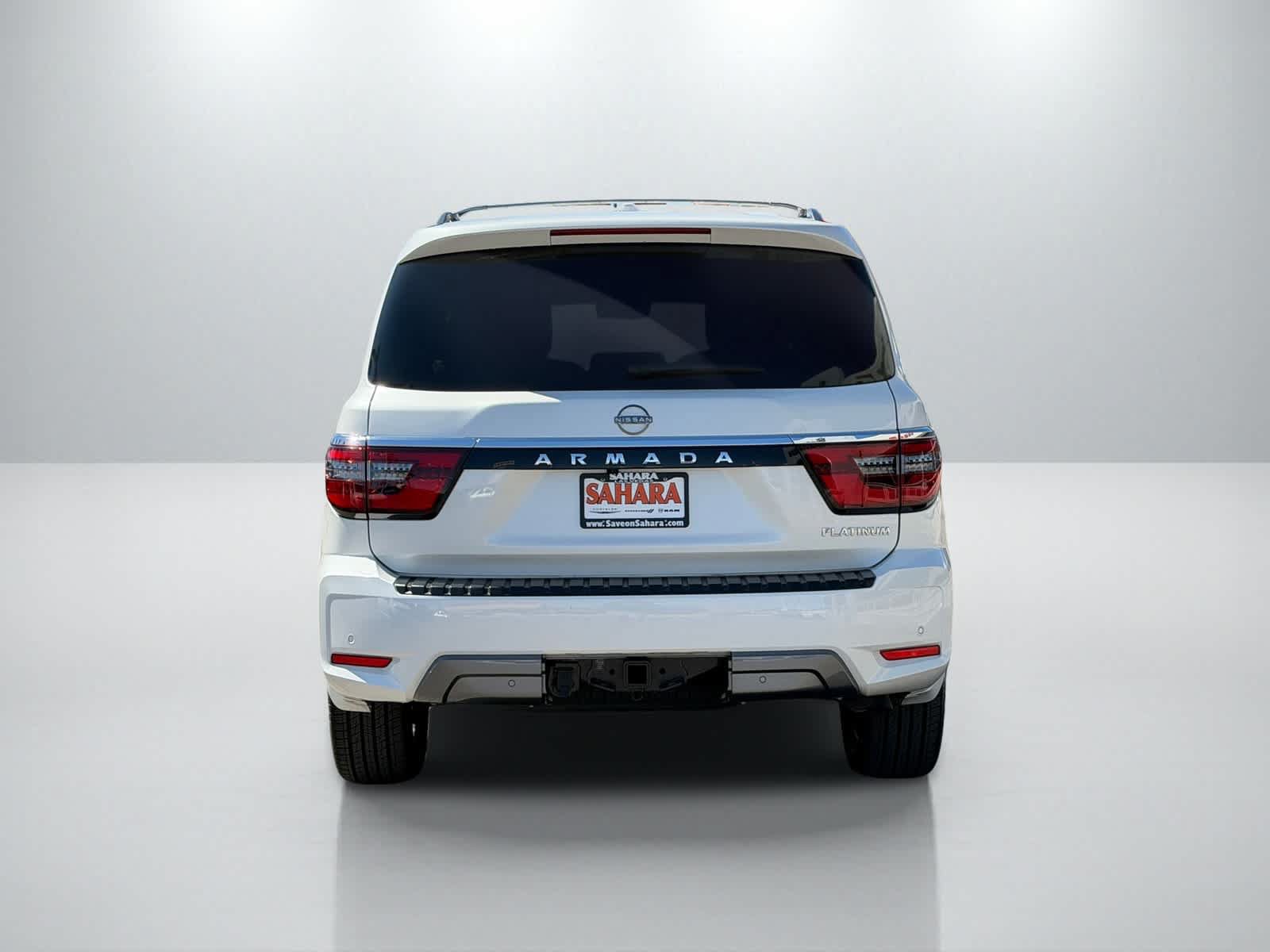 Used 2022 Nissan Armada Platinum w/ Captain's Chairs Package RWD image 5