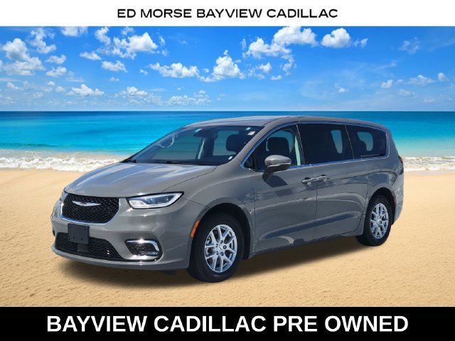 Used 2023 Chrysler Pacifica Touring-L FWD 360° Tour