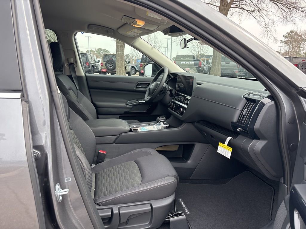 New 2026 Nissan Pathfinder SV image 20