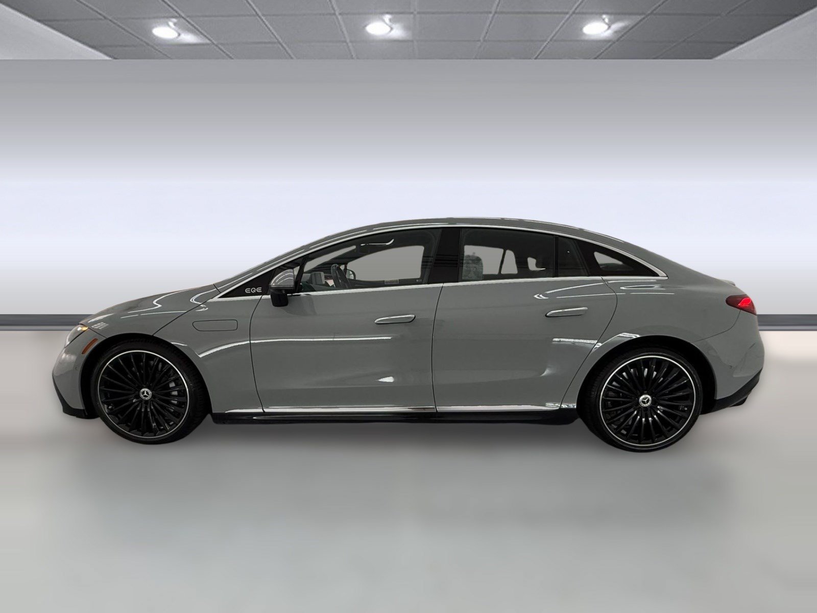 Used 2023 Mercedes-Benz EQE 350+ Sedan image 2