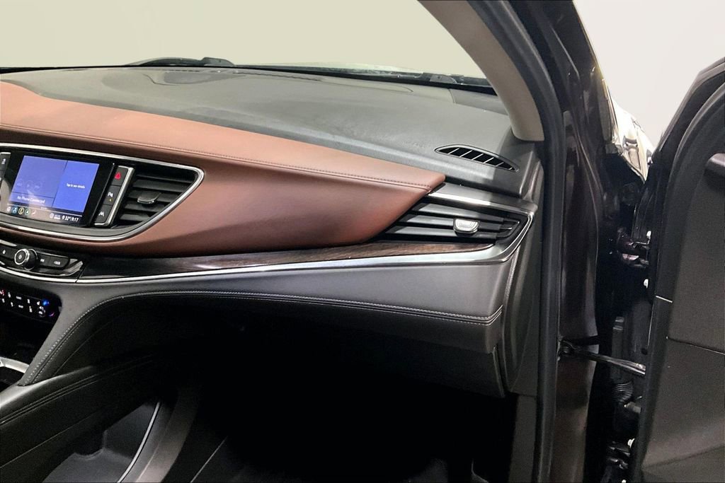 Used 2021 Buick Enclave Avenir w/ Avenir Technology Package image 25