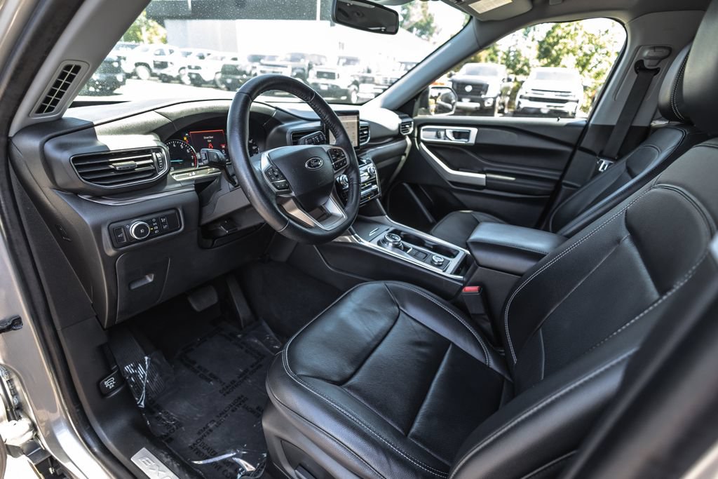 Used 2022 Ford Explorer Limited AWD/4WD image 17