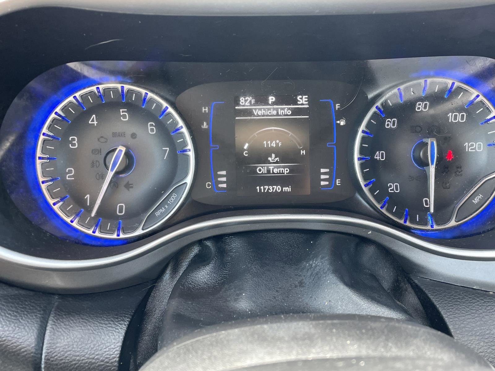 Used 2020 Chrysler Pacifica Touring-L FWD image 10
