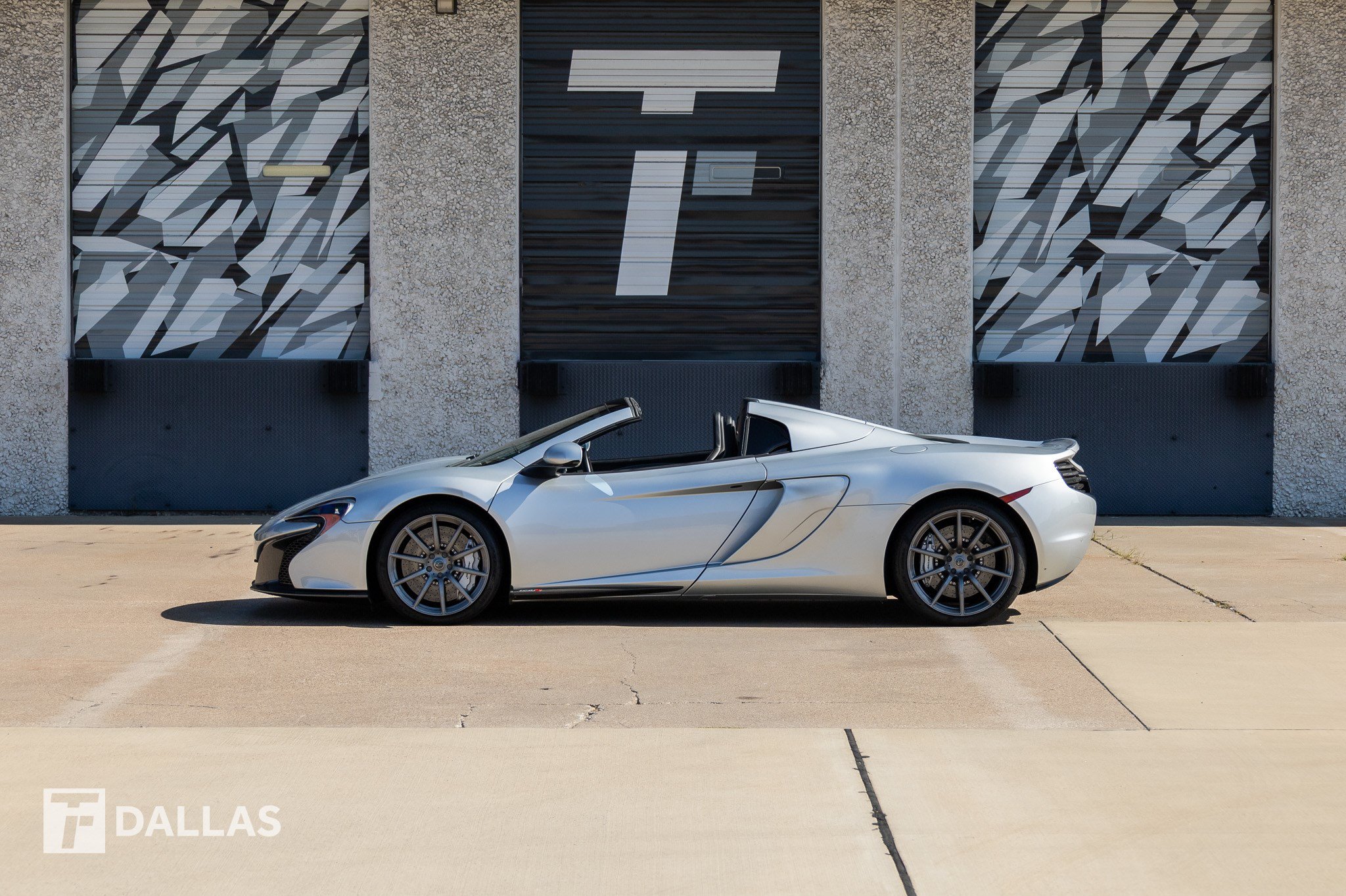Used 2015 McLaren 650S Spider RWD image 2