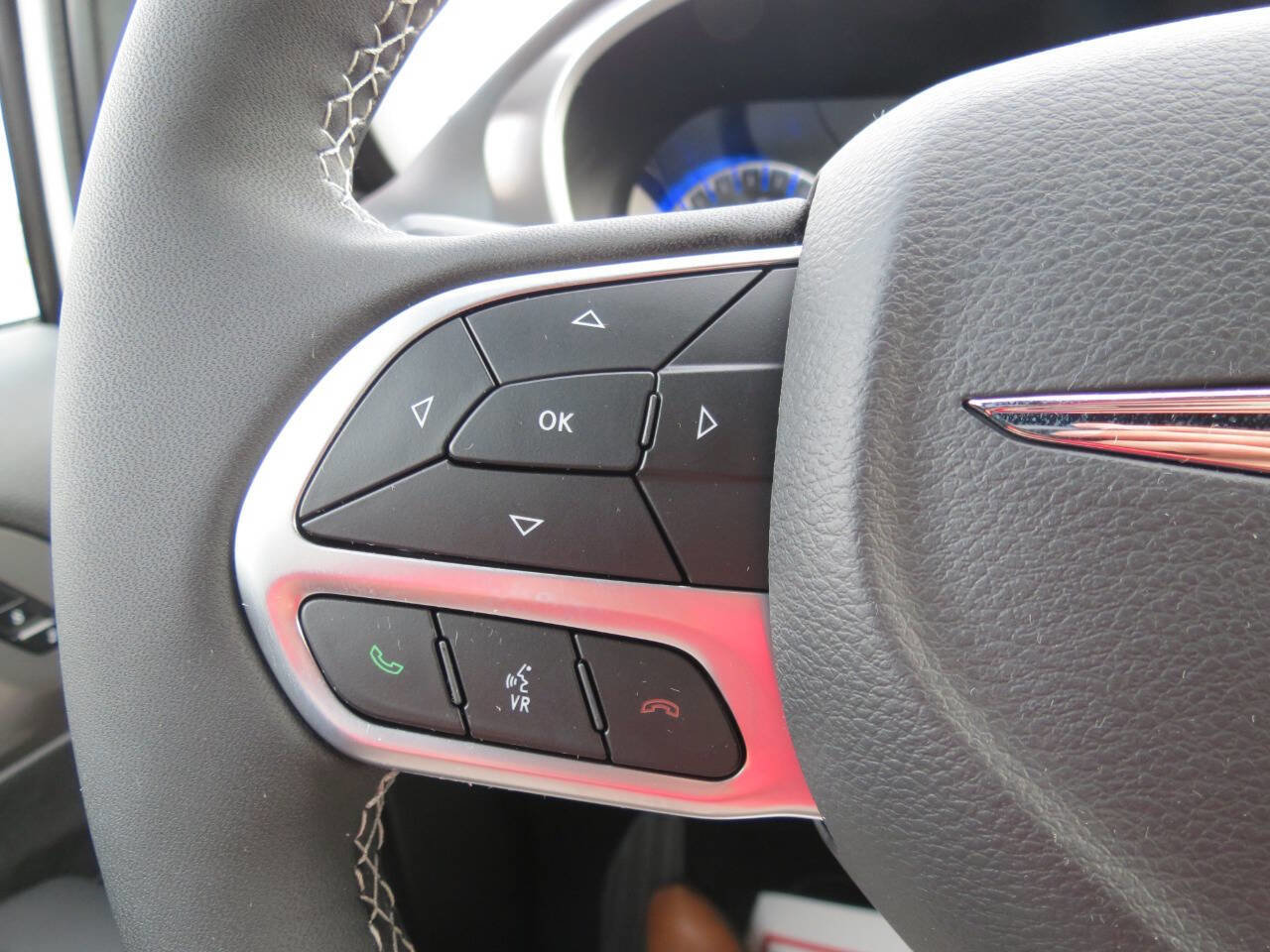 New 2026 Chrysler Pacifica Select image 13
