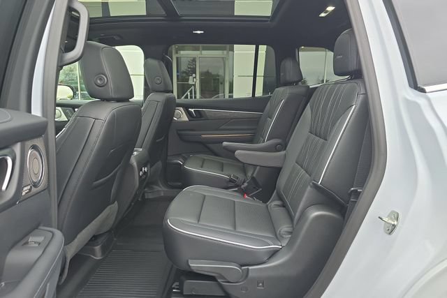 New 2026 Buick Enclave Avenir w/ Super Cruise Package FWD image 26