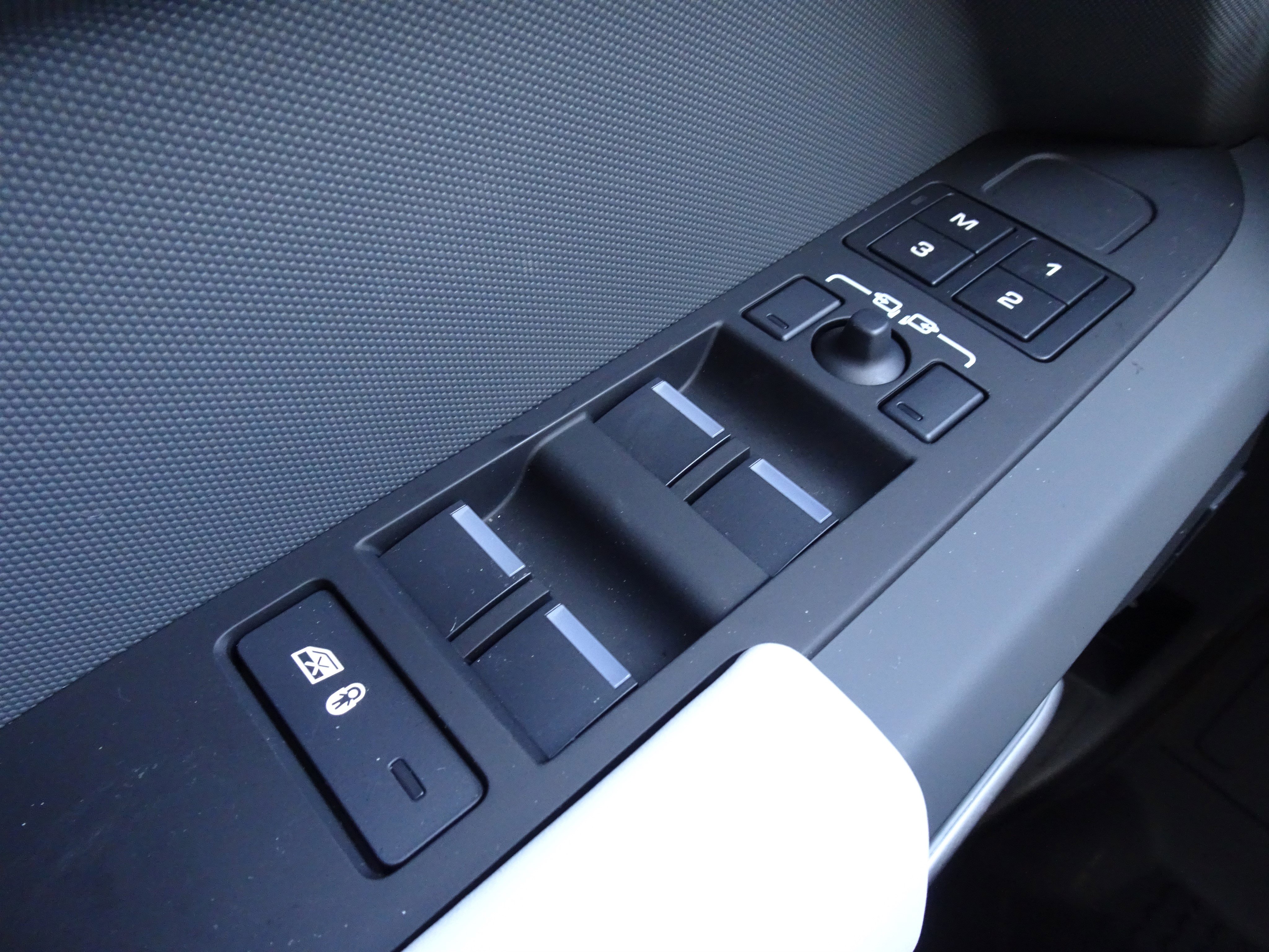 New 2026 Land Rover Defender 110 X-Dynamic SE AWD/4WD image 31