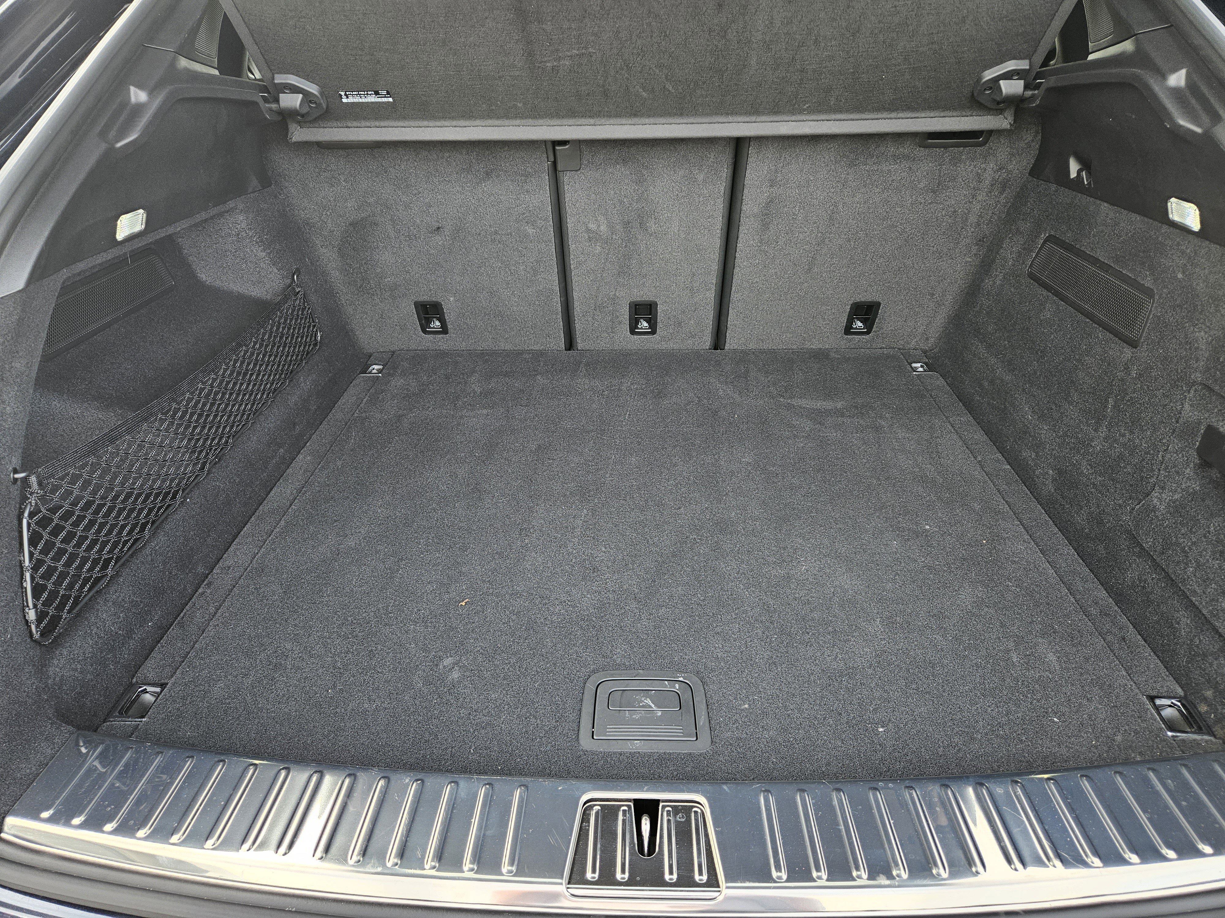 Certified 2025 Porsche Cayenne S image 31