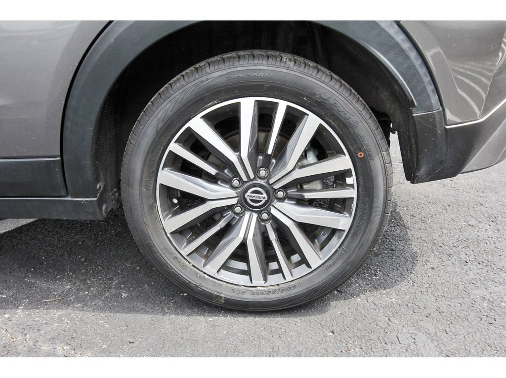 Used 2021 Nissan Kicks SV FWD image 31