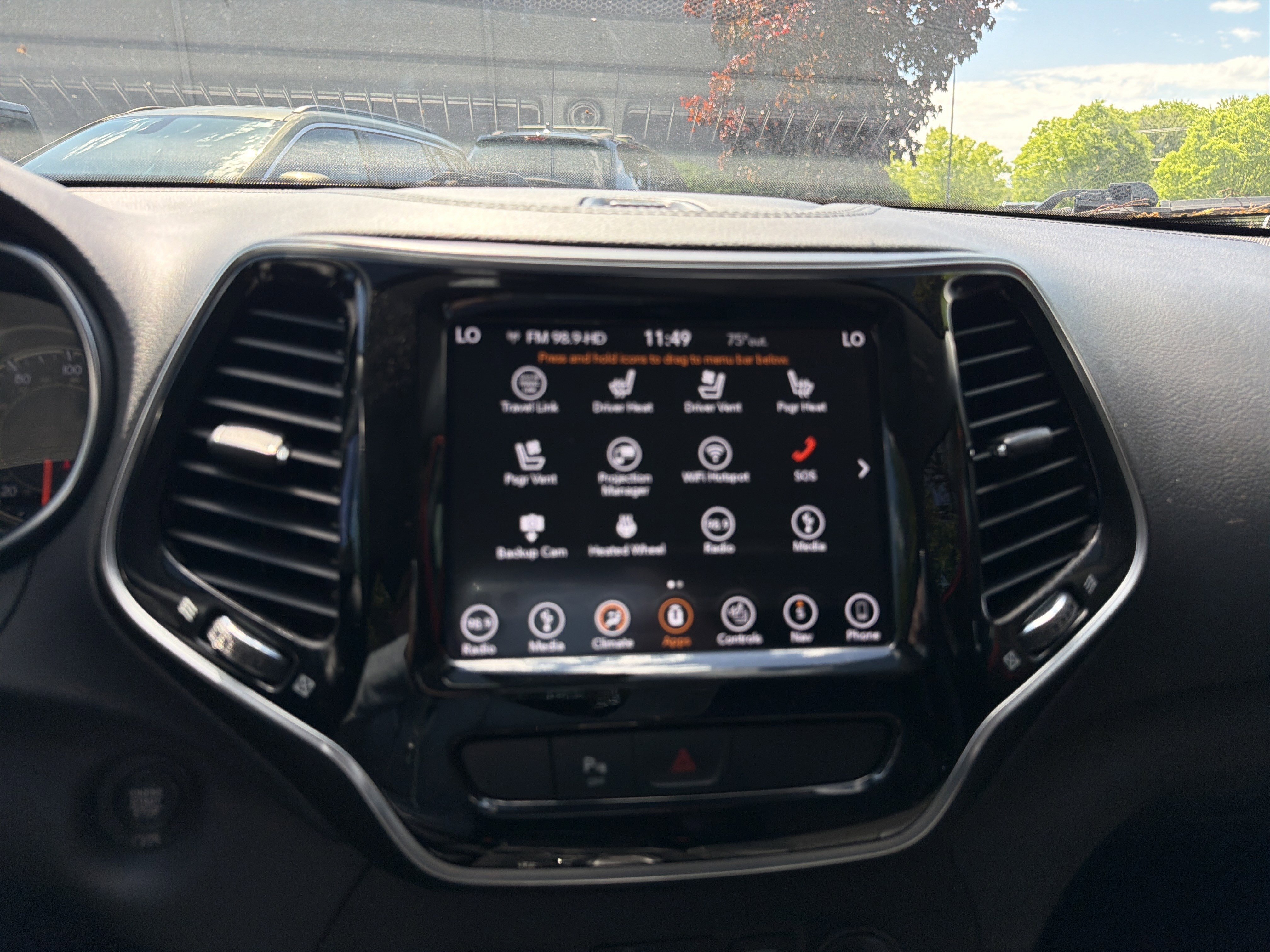 Certified 2019 Jeep Cherokee Limited w/ Luxury Group AWD/4WD image 28