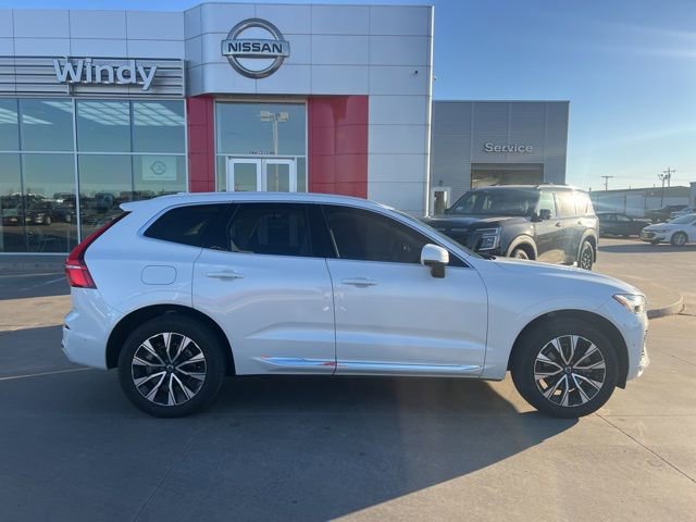 Used 2023 Volvo XC60 B5 Plus image 8