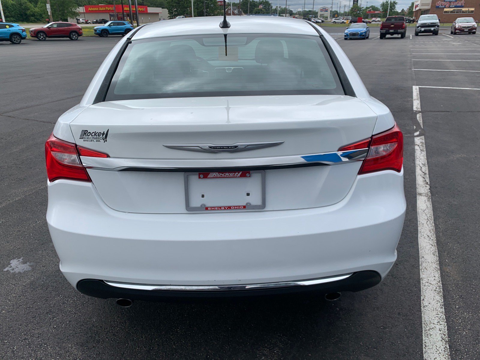 Used 2013 Chrysler 200 Limited FWD image 4
