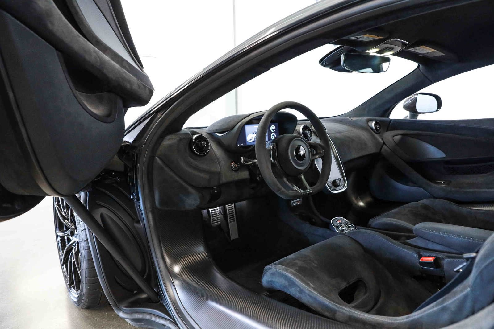 Used 2019 McLaren 600LT RWD image 38