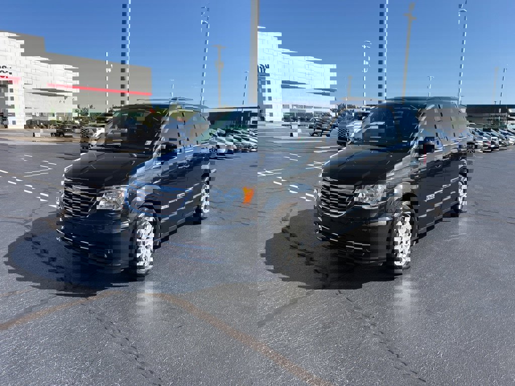 Used 2016 Chrysler Town & Country Touring