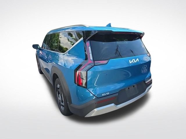 Certified 2024 Kia EV9 Wind AWD/4WD image 2