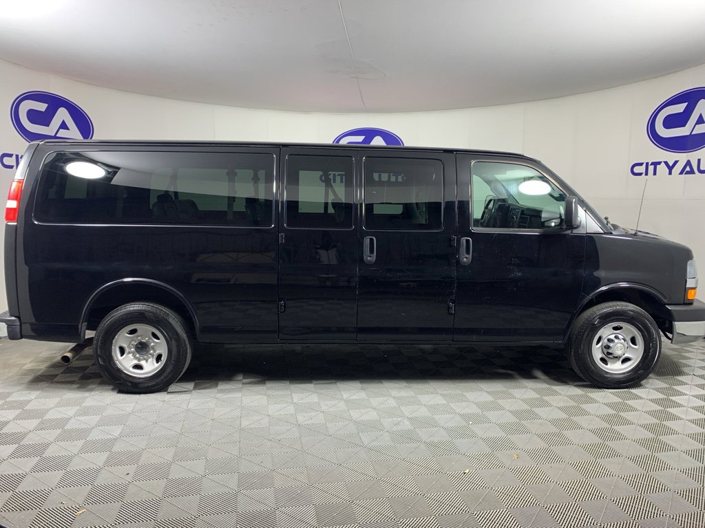 Used 2016 Chevrolet Express 3500 LS w/ Chrome Appearance Package image 2