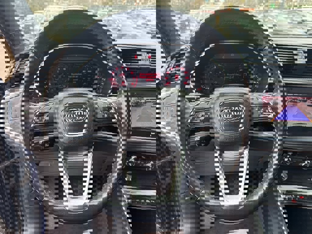 Used 2020 Audi Q3 2.0T Premium w/ Convenience Package image 12