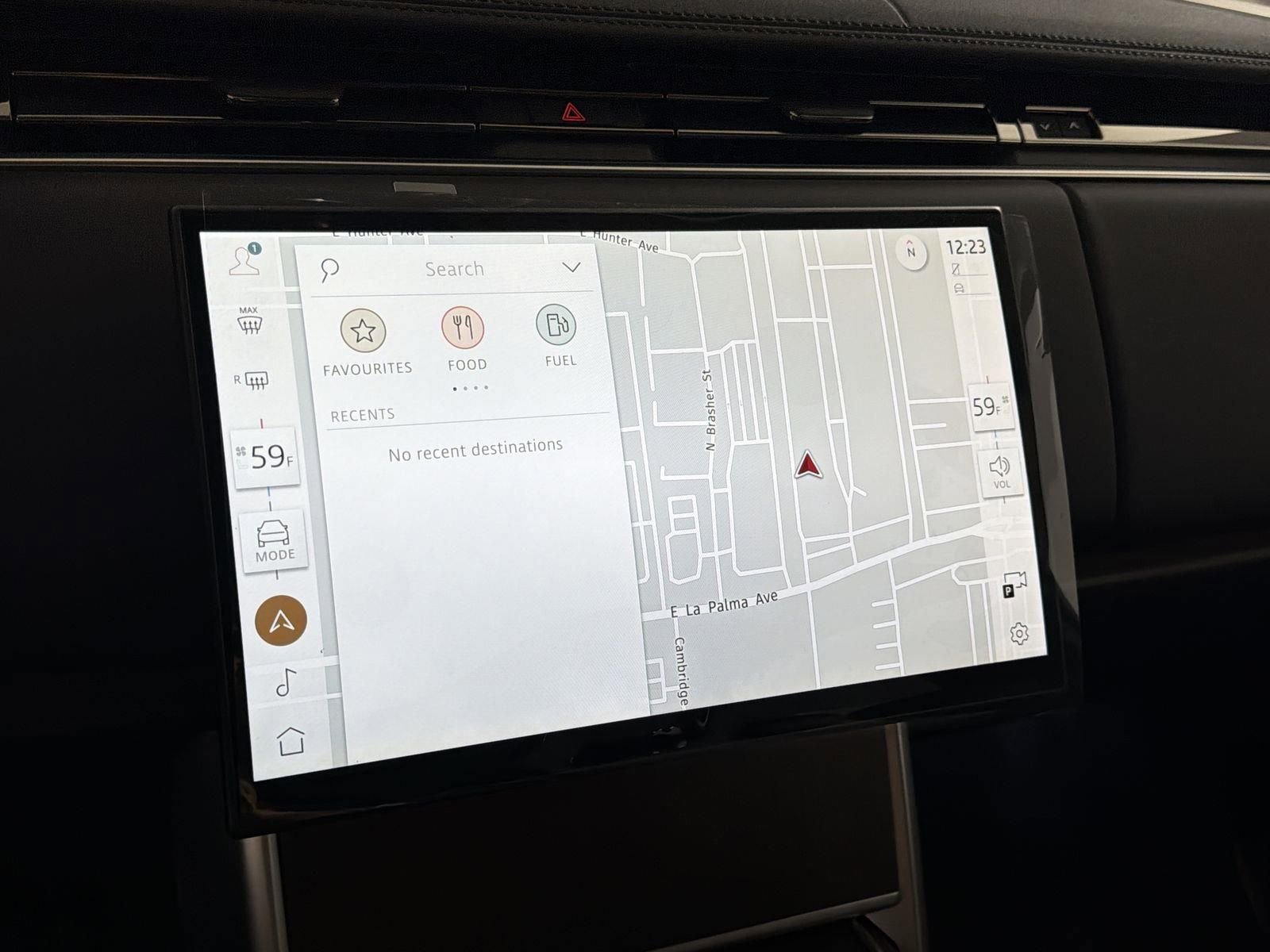 New 2026 Land Rover Range Rover Long Wheelbase SE image 14