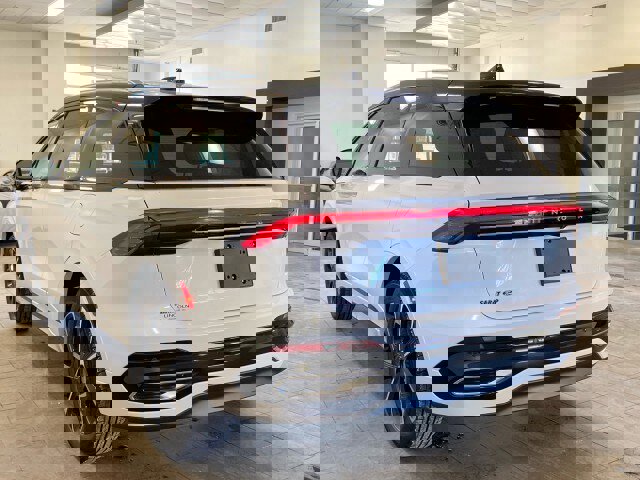 New 2026 Lincoln Nautilus Reserve image 5