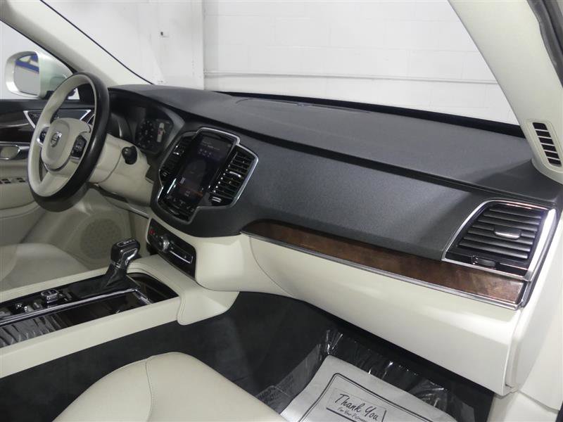 Used 2017 Volvo XC90 T6 Momentum w/ Vision Package AWD/4WD image 25