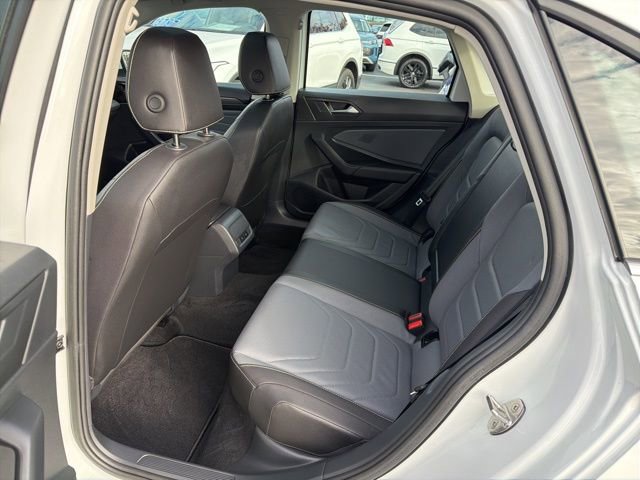 Certified 2025 Volkswagen Jetta SEL image 23