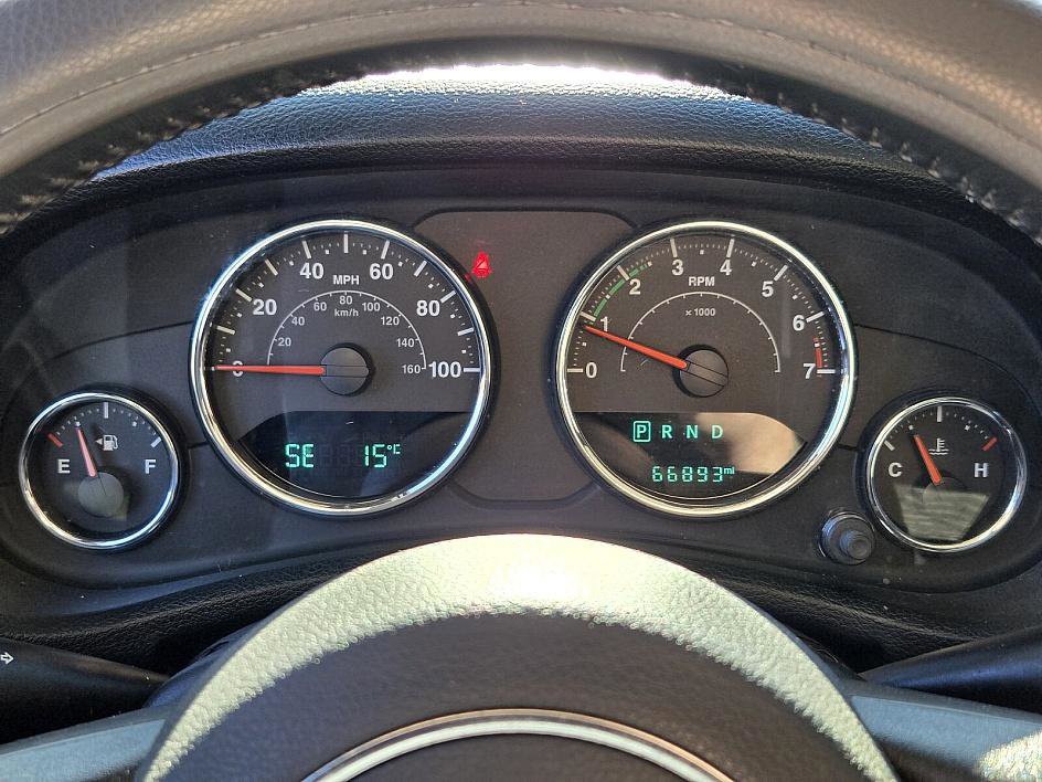 Used 2018 Jeep Wrangler Unlimited Sahara image 16