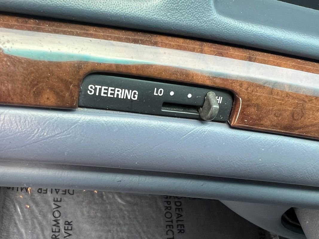 Used 1997 Lincoln Town Car Executive image 14