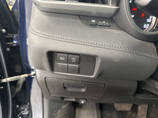 Used 2023 Toyota Highlander L AWD/4WD image 14