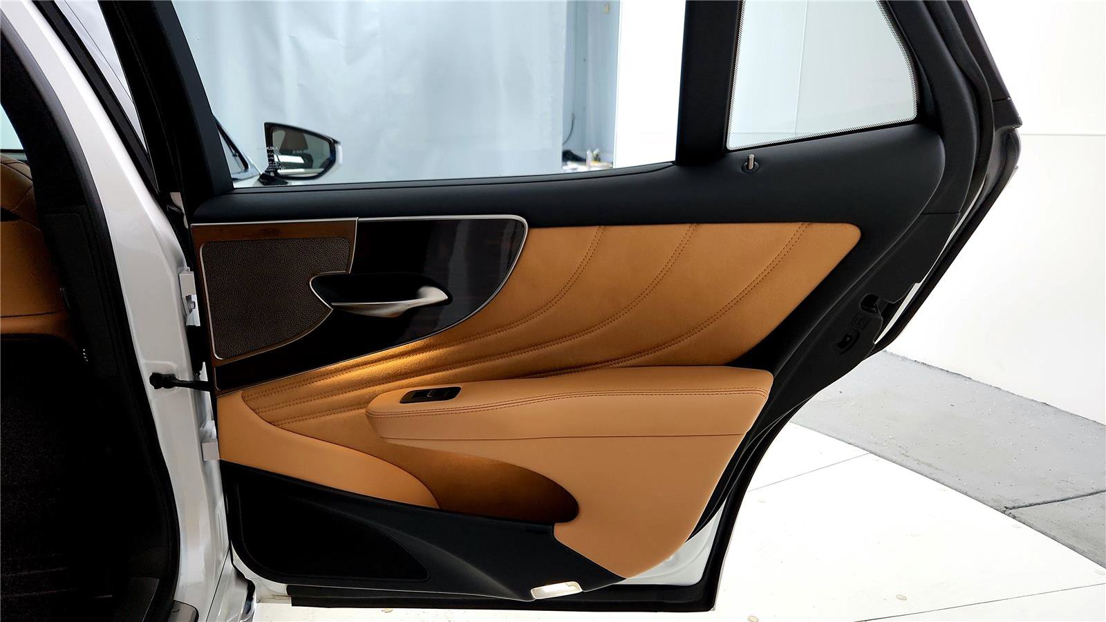 Used 2022 Lexus LS 500 AWD w/ Interior Upgrade Package image 19