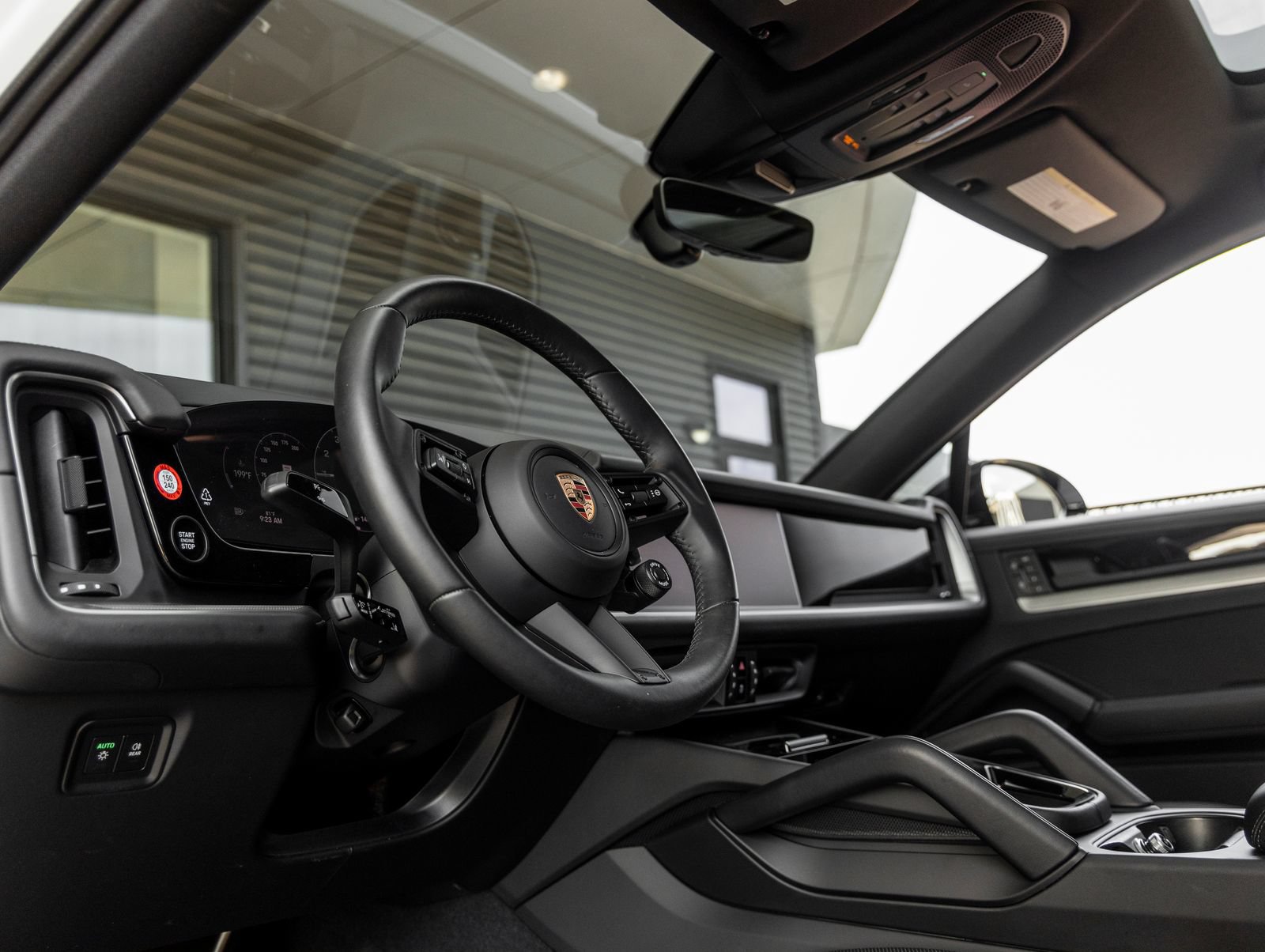 Certified 2025 Porsche Cayenne S AWD/4WD image 4