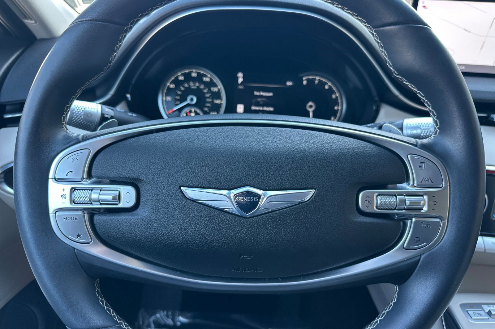 Used 2022 Genesis GV70 2.5T w/ Advanced Package image 18