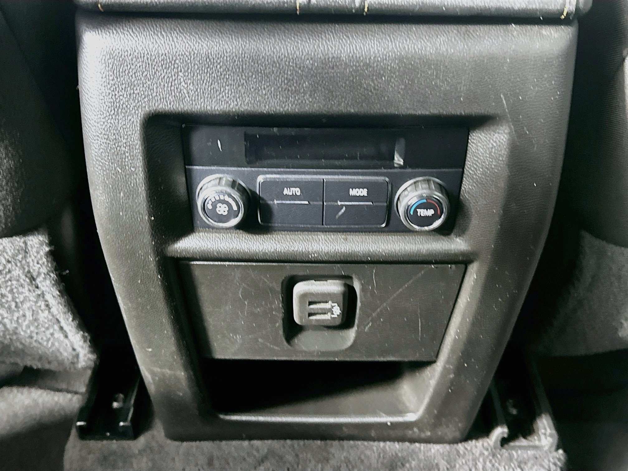 Used 2019 Chevrolet Traverse LT FWD image 28