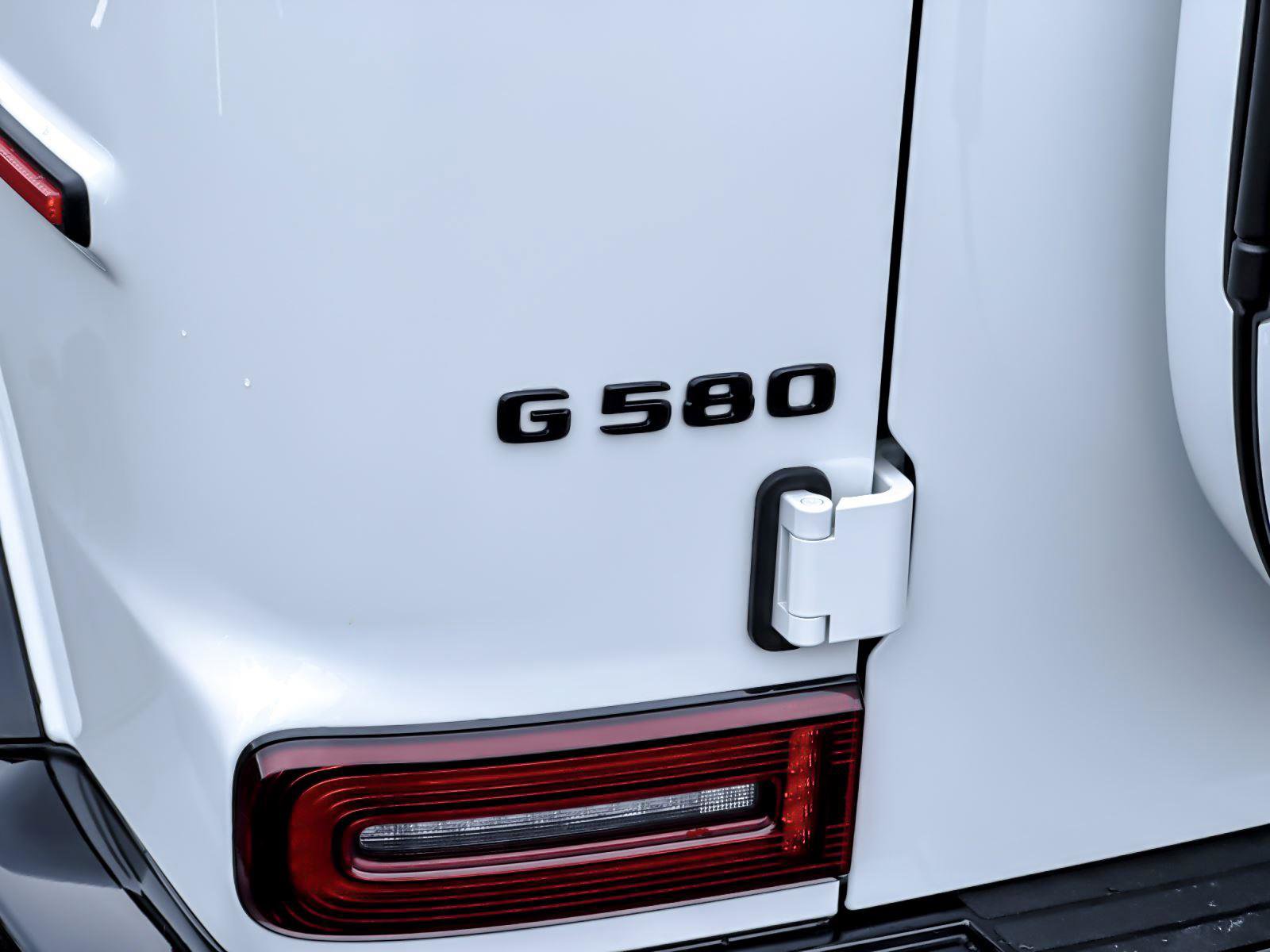 Used 2025 Mercedes-Benz G 580 w/ EQ Technology image 26