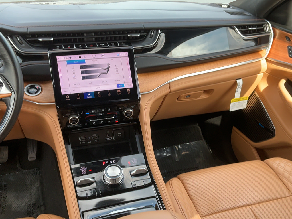 Used 2024 Jeep Grand Cherokee Summit AWD/4WD image 19