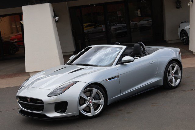 Used 2019 Jaguar F-TYPE R-Dynamic RWD image 4