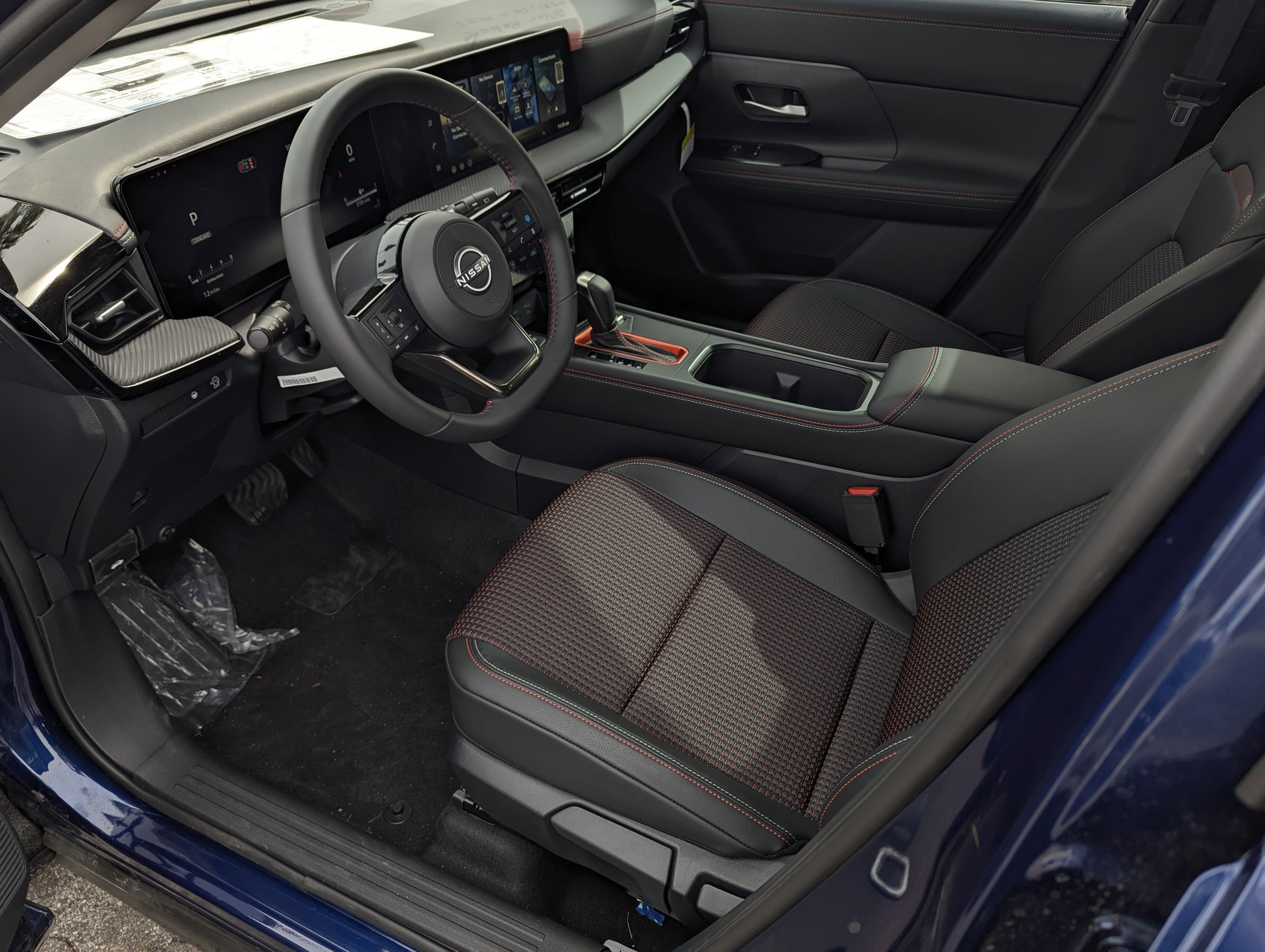 New 2026 Nissan Kicks SR image 9