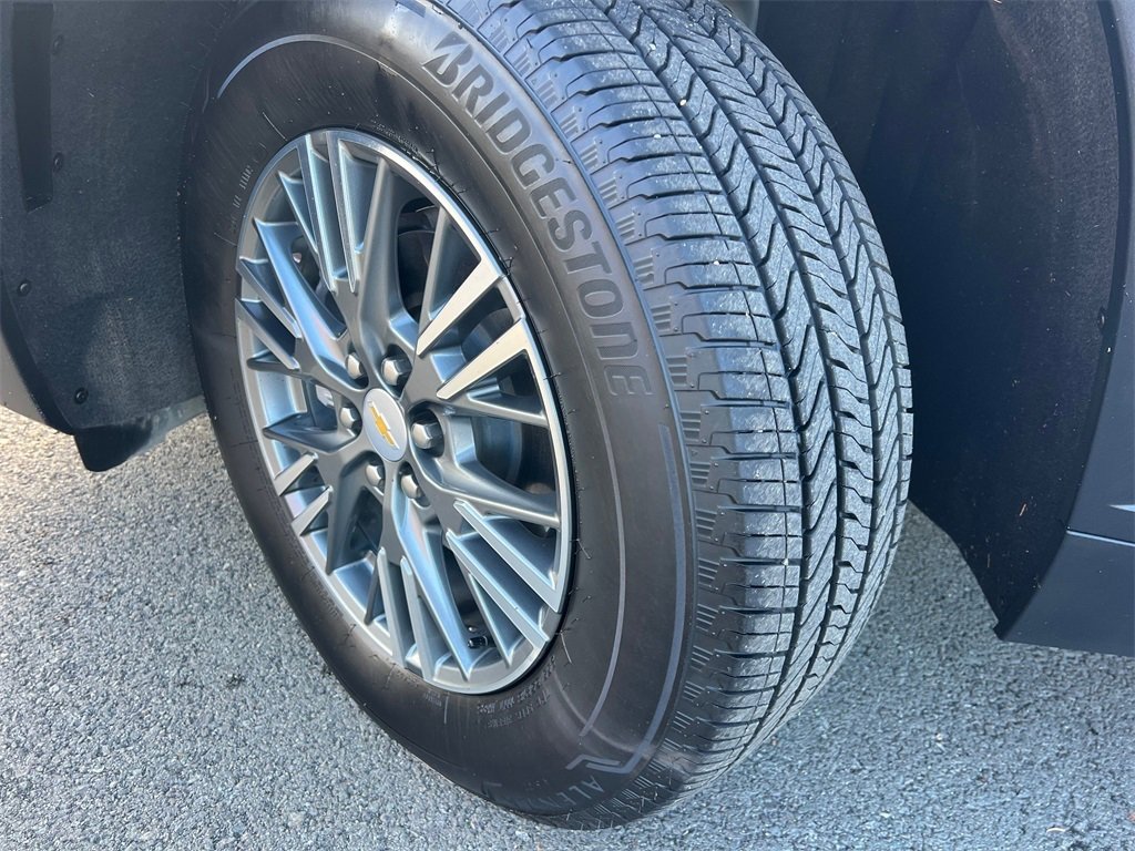 Used 2024 Chevrolet Traverse LT image 9