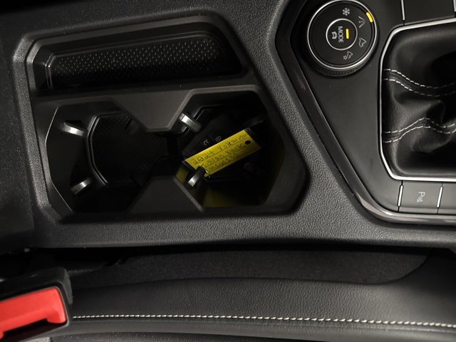 Used 2024 Volkswagen Tiguan SE R-Line image 33