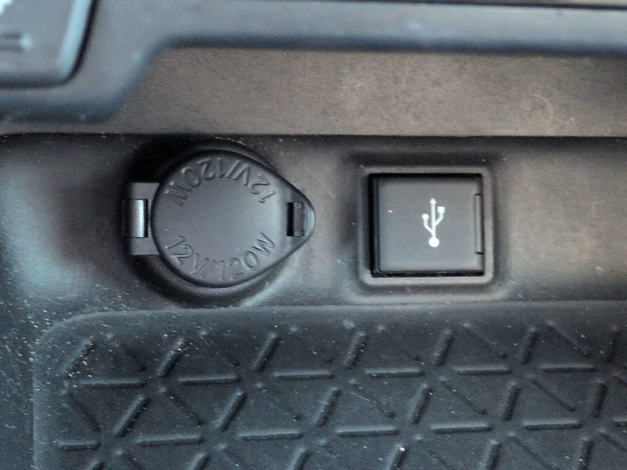 Used 2021 Toyota RAV4 XLE Premium FWD image 23