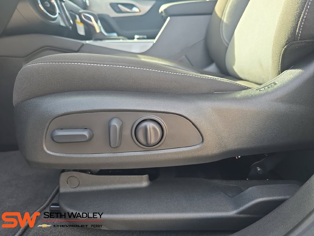New 2026 Chevrolet Blazer LT w/ Convenience Package FWD image 29