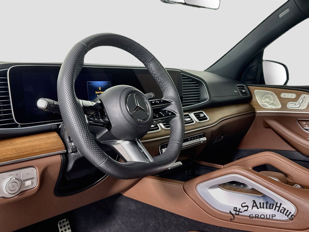 Used 2024 Mercedes-Benz GLS 450 4MATIC w/ Pinnacle Trim Package image 9