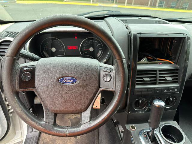 Used 2010 Ford Explorer XLT image 13