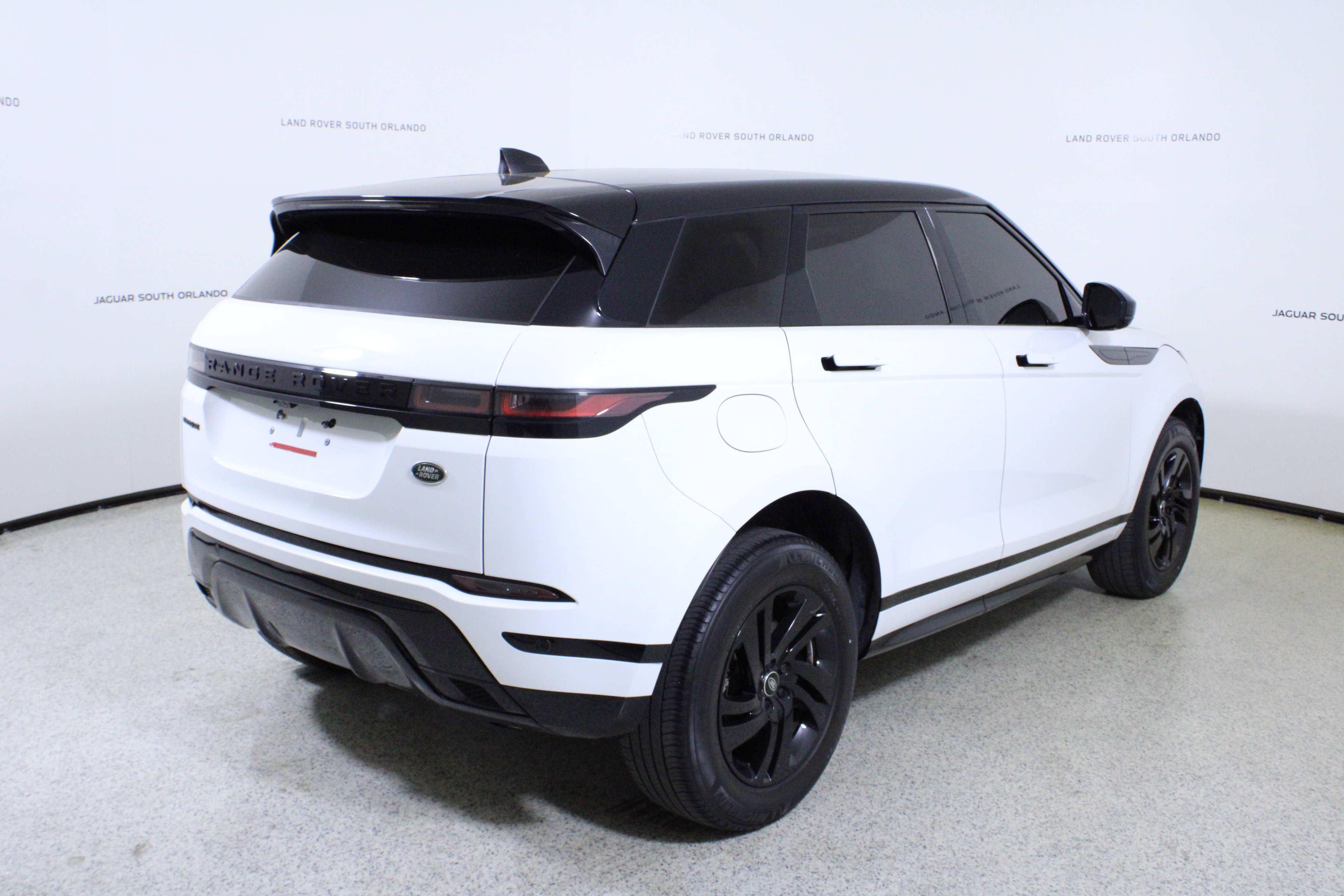 Used 2023 Land Rover Range Rover Evoque R-Dynamic S image 7
