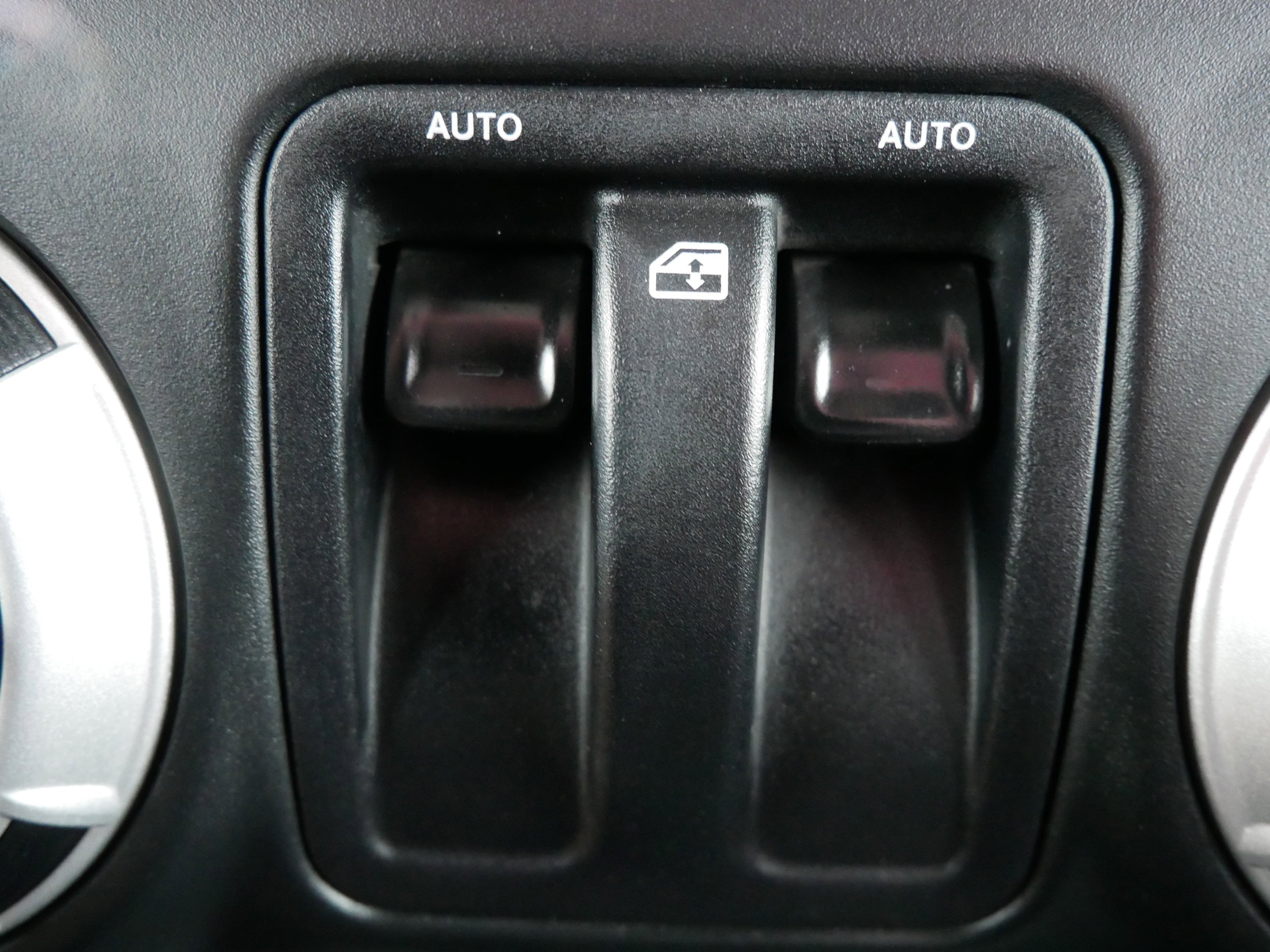 Used 2014 Jeep Wrangler Sahara w/ Dual Top Group image 27