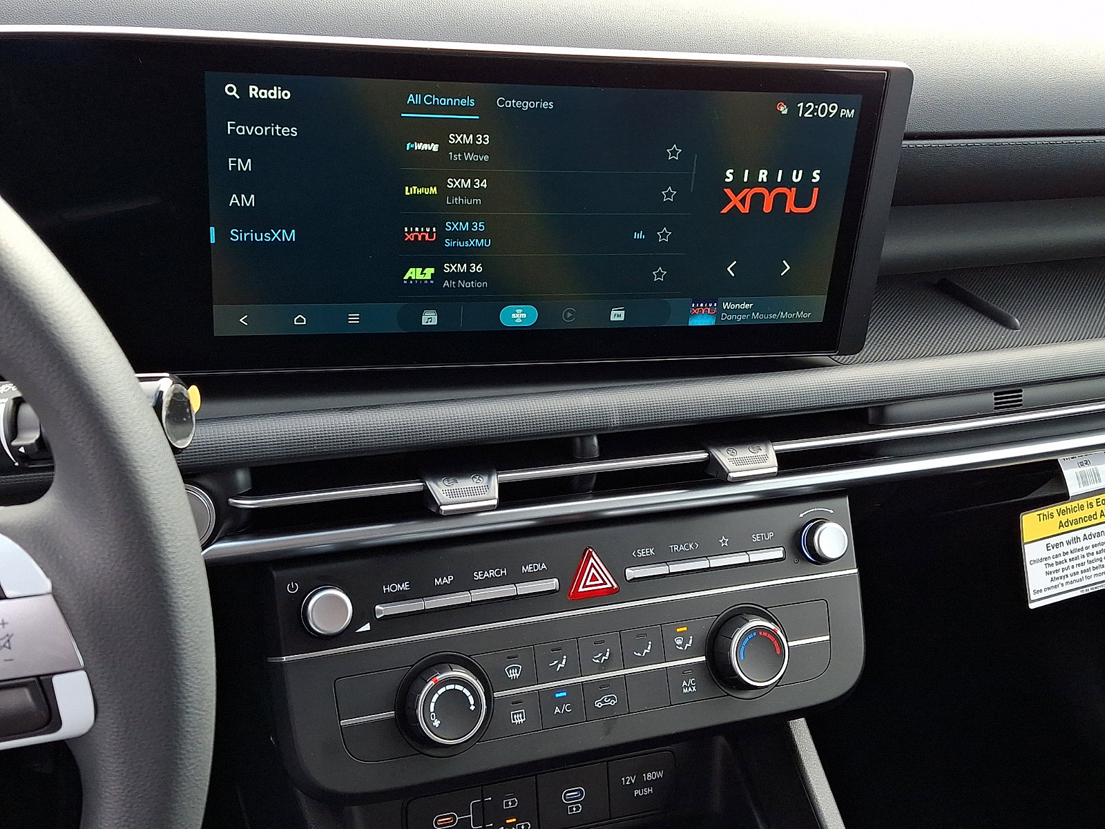 New 2026 Hyundai Tucson SE image 8