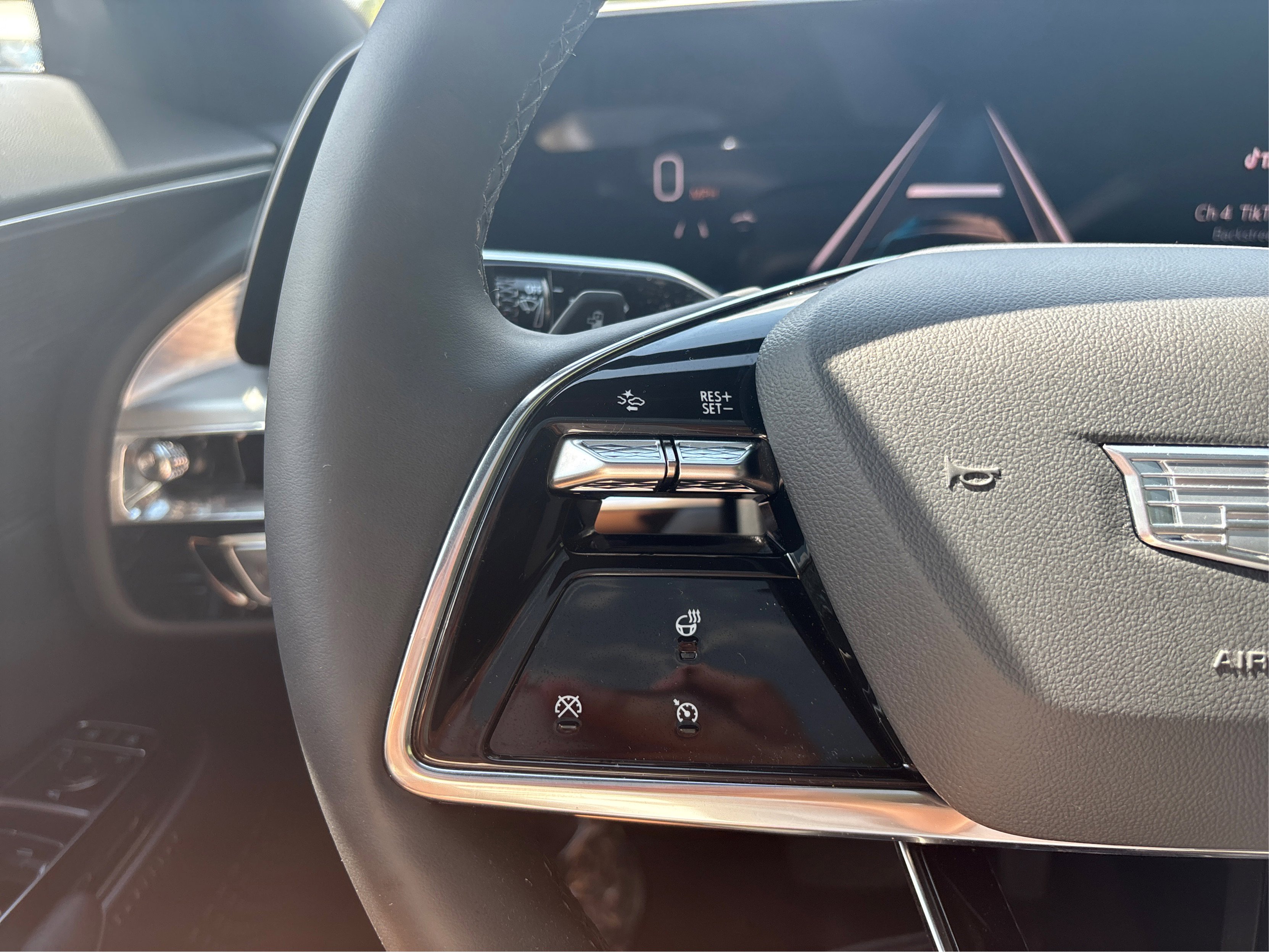 Used 2024 Cadillac Lyriq Luxury image 49