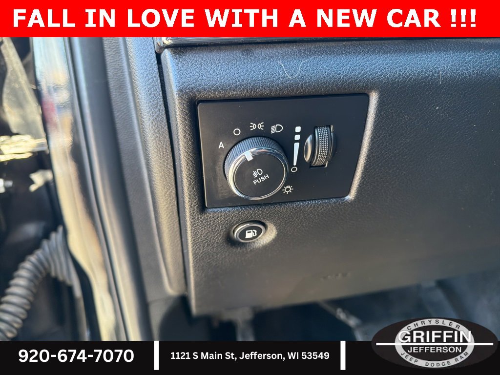 Used 2018 Jeep Grand Cherokee Limited image 25