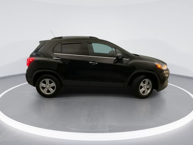 Used 2019 Chevrolet Trax LT w/ LT Convenience Package FWD image 7