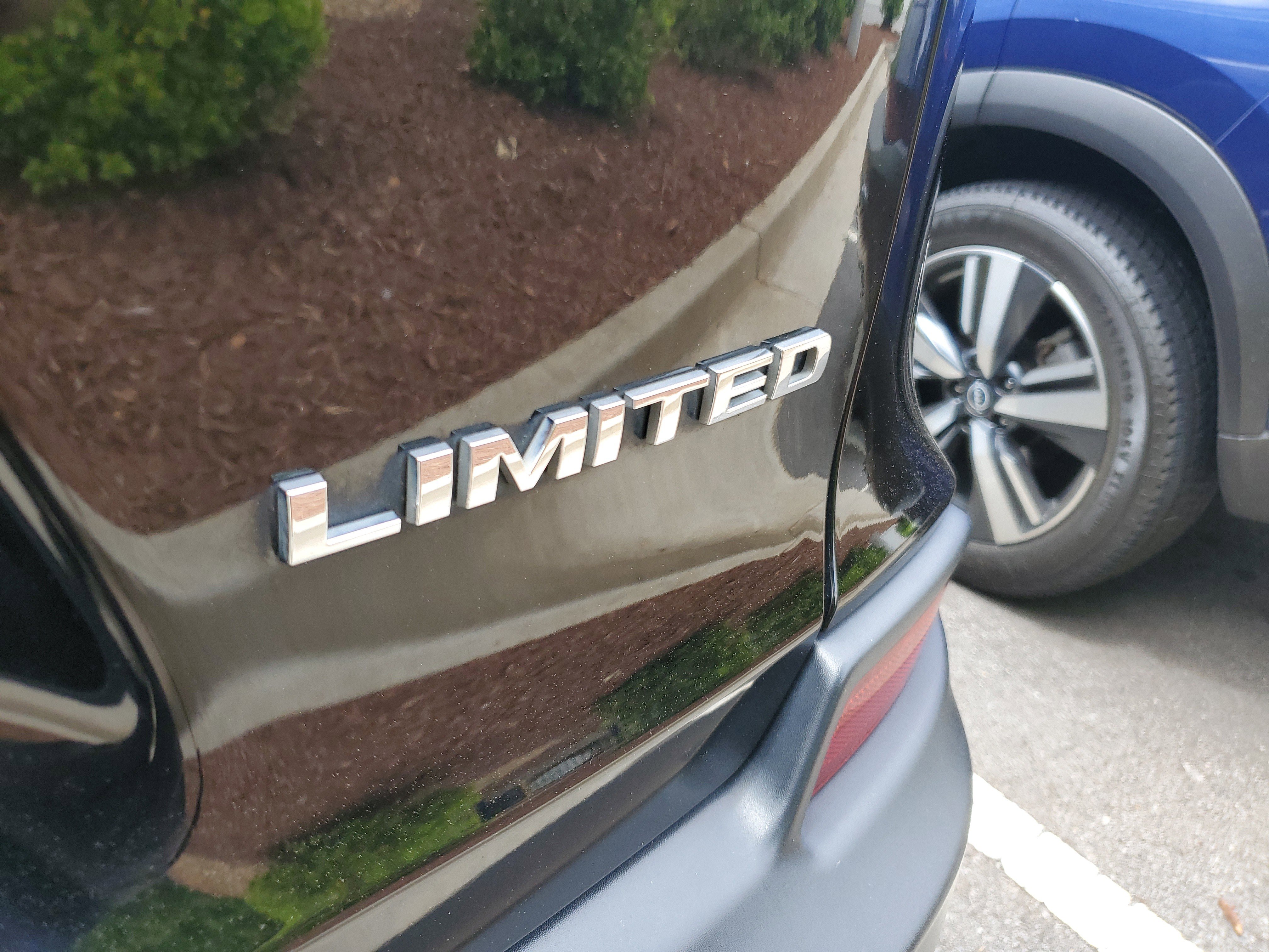 Used 2020 Jeep Cherokee Limited FWD image 10