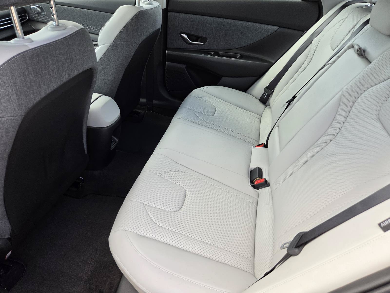 New 2026 Hyundai Elantra SEL Sport FWD image 10